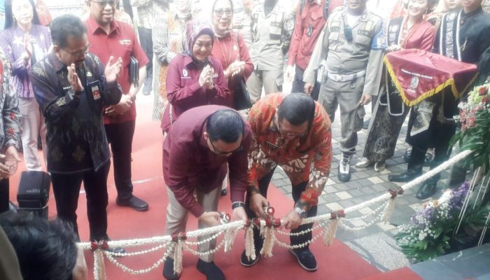 Menteri PAN-RB Resmikan Mal Pelayanan Publik di Tulungagung