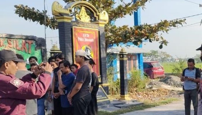 Tugu Silat Pagar Nusa di Lamongan dibongkar Anggotanya