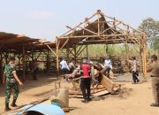 Tim Gabungan Bongkar Dua Arena Judi Sabung Ayam di Singosari Malang