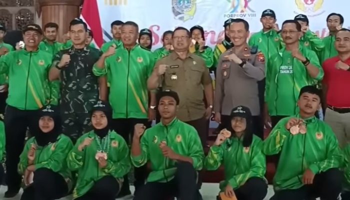 Medali Perunggu Diajang Porprov Jatim 2023 , Siswi SD Dapat Bonus Dari Bupati Tulungagung 