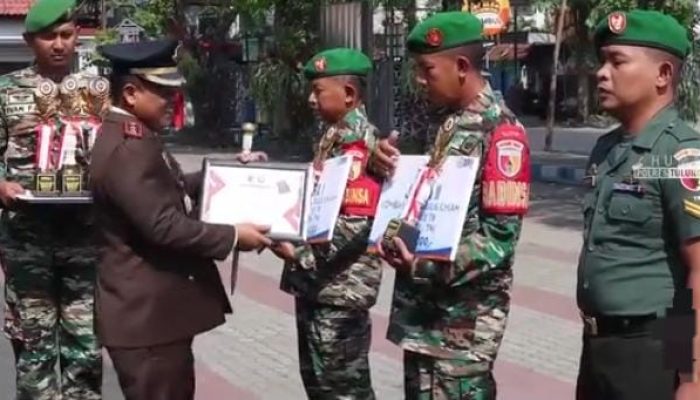 Letkol Czi Nooris Agus Rinanto Pimpin Upacara HUT ke-78 TNI di Halaman Pemda Tulungagung Hari Ini