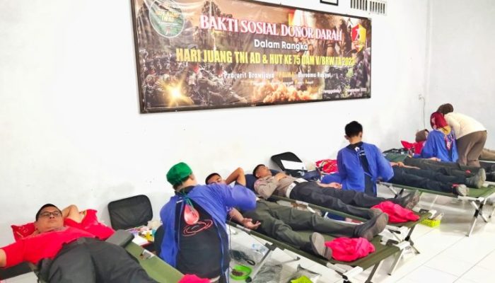 Personil Polres Trenggalek Donor Darah Dalam Rangka Hari Juang TNI AD