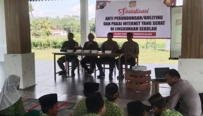 Cegah Terjadinya Perundungan, Polres Trenggalek Sosialisasi ke Pelajar