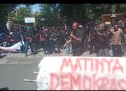 Demo Depan DPRD Tulungagung , Ratusan Massa Desak Hak Angket
