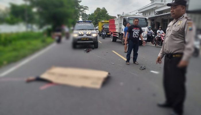 Pengendara Motor Tewas Ditabrak Toyota Raze di Jalan Umum Kauman Tulungagung