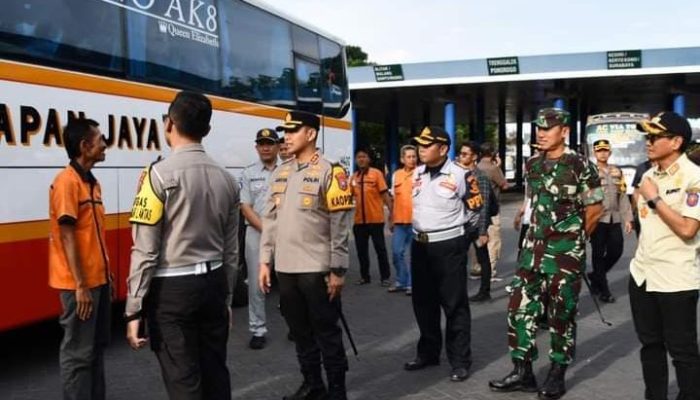 Pj Bupati Tulungagung Heru Suseno Tinjau Kesiapan Personil Pospam