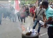 Almasta Sempat Bakar Ban, Desak Pj Bupati Tulungagung Mundur