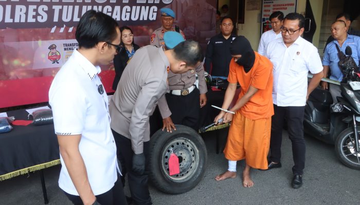 Polisi Tembak Kaki Pelaku Komplotan Gembos Ban Dan Pecah Kaca