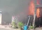 Kebakaran Hebat Melanda Toko Sembako di Tulungagung, Kerugian Ditaksir Puluhan Juta Rupiah