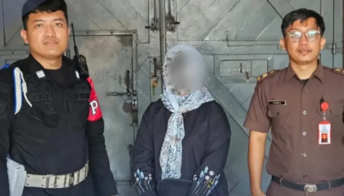 Kejari Tulungagung Eksekusi Perempuan Penipu dan Penggelap Uang Rp1,5 Miliar