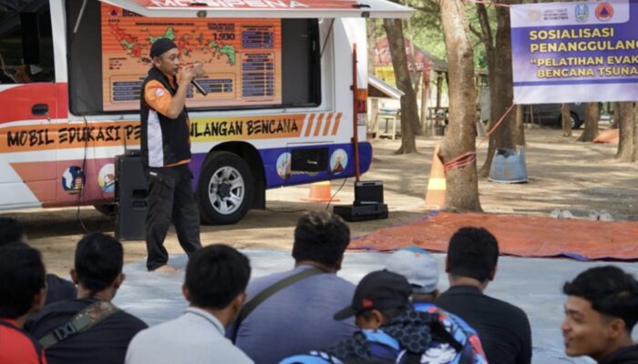 Warga Pesisir Selatan Tulungagung Dilatih Evakuasi Mandiri Tsunami, Tingkatkan Kesiapan Hadapi Bencana Megathrust