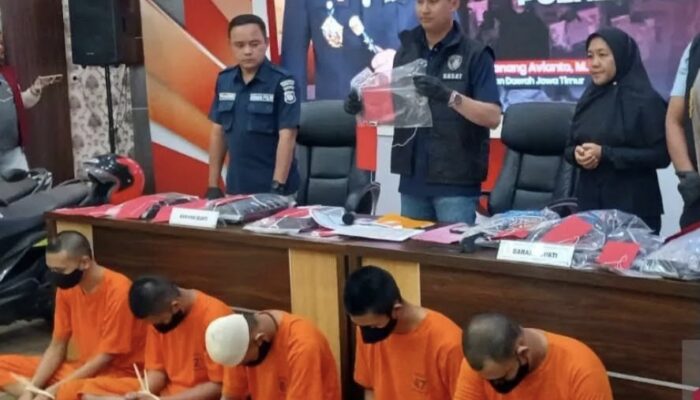 Konvoi Balik dari Pencak Dor Berujung Pengeroyokan: Lima Pemuda Diringkus, Tiga Masih di Bawah Umur