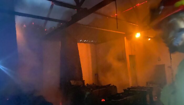 Pabrik Penggorengan Tahu di Trenggalek Terbakar, Kerugian Ditaksir Puluhan Juta