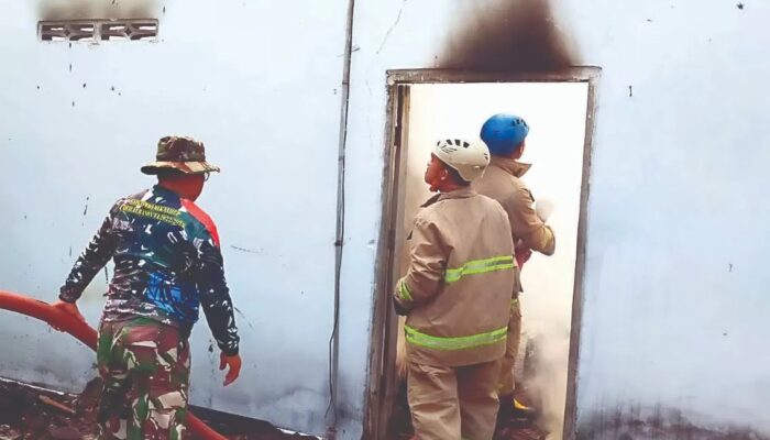 Rumah Kontrakan di Blitar Dilalap Api, Kerugian Ditaksir Capai Rp100 Juta