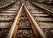 Tragedi di Rel Kereta: Pria Trenggalek Tewas Usai Tabrakkan Diri ke KA di Kediri