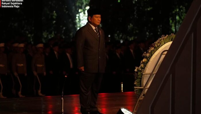 Prabowo Pimpin Renungan Suci di TMP Kalibata