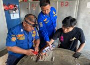 Evakuasi Ular dan Lepas Cincin, Damkar Tulungagung Jadi “Penolong” Serba Bisa