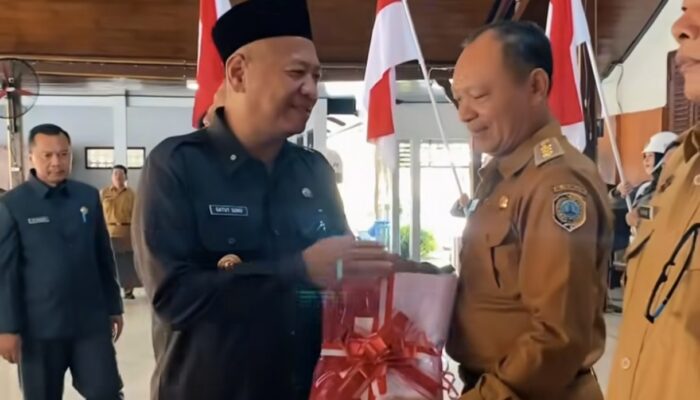 Ribuan Bendera Merah Putih Dibagikan di Tulungagung, Kuatkan Semangat Nasionalisme Jelang HUT RI ke-80