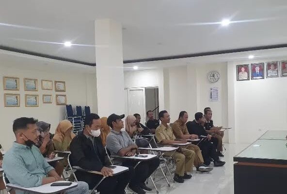 Puluhan Tenaga Honorer di Tulungagung Desak BKPSDM Usulkan PPPK Paruh Waktu