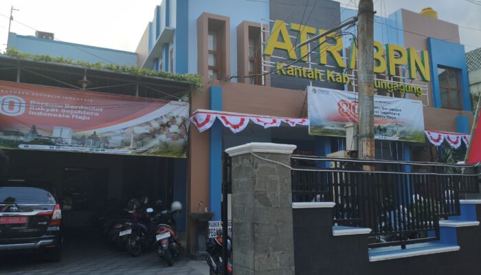 Wajah Buram Pelayanan Publik BPN Tulungagung: Program Strategis Terkendala Lahan Parkir, Warga Mengeluh