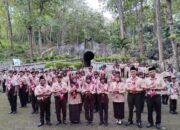 Momen Bersejarah di Gua Lowo: Dua Siswi SMPN 2 Bandung, Tulungagung Resmi Dilantik sebagai Pramuka Garuda