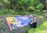 Waspada! Polres Trenggalek Pasang Peringatan Longsor di Jalur Trenggalek-Ponorogo