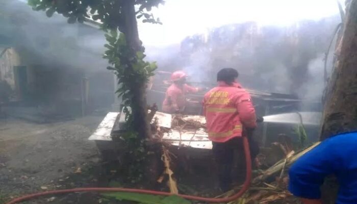Waspada! Pembakaran Sampah Picu Kebakaran Rumah di Tulungagung, Kerugian Capai Jutaan Rupiah