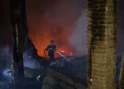 Si Jago Merah Lahap Pabrik Biliar di Tulungagung, Kerugian Ratusan Juta Rupiah