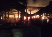 HOROR JAGO MERAH DI TULUNGAGUNG: Tumpukan Ampas Tebu 40 Meter Ludes, Dipicu Korsleting Sanyo!
