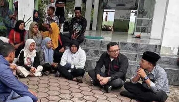 Protes Siswa SMAN 1 Kampak Berbuah Manis: Kepala Sekolah Dicopot, DPRD Jatim Ambil Alih