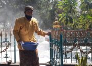 Mengapa Makam Selalu Ada Juru Kunci? Bukan Sekadar Penjaga, Tapi Penjaga Sejarah dan Tradisi