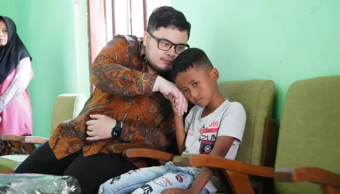 Sentuhan Humanis Bupati Kediri, Restu Akhirnya Bisa Kembali Bersekolah