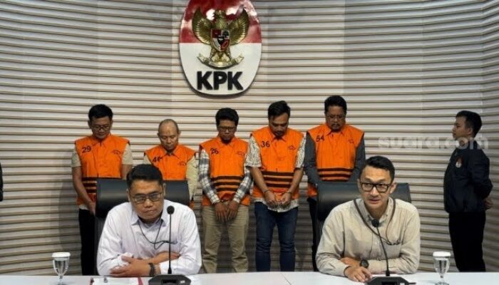 KPK Periksa Saksi Meringankan Tersangka Dana Hibah Jatim di Tulungagung: Upaya Pembelaan yang Diakui Hukum