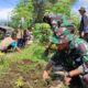 Prajurit Kodim 0807 Tulungagung ‘Sabet’ Sampah di Pantai Sidem: Gotong Royong Kawal Pariwisata Lokal