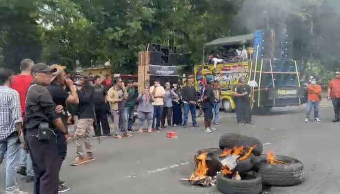 Pejuang Gayatri Tulungagung Geruduk DPRD, Tuntut Keadilan Soal Tambang Ilegal dan Makam Elit