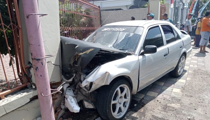 Tragedi Pagi Hari di Ngunut Tulungagung,Siswa TK Tewas Tertabrak Mobil Oleng Saat Diantar Sekolah