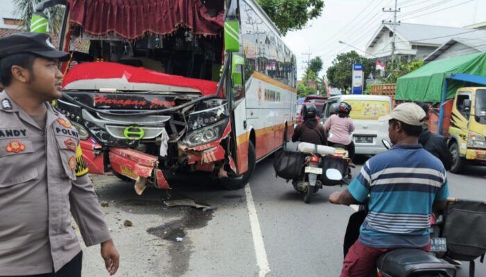 Nahas! Kecelakaan Maut di Jalan Pahlawan Tulungagung: Bus Harapan Jaya Hantam Dua Motor, Dua Wanita Tewas di Tempat