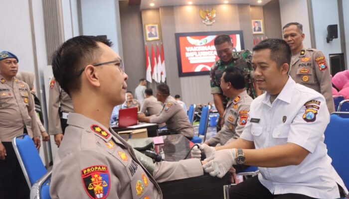 Sinergi Tiga Pilar di HUT Humas Polri: Polres Trenggalek Gaet TNI dan Media dalam Aksi Donor Darah Massal