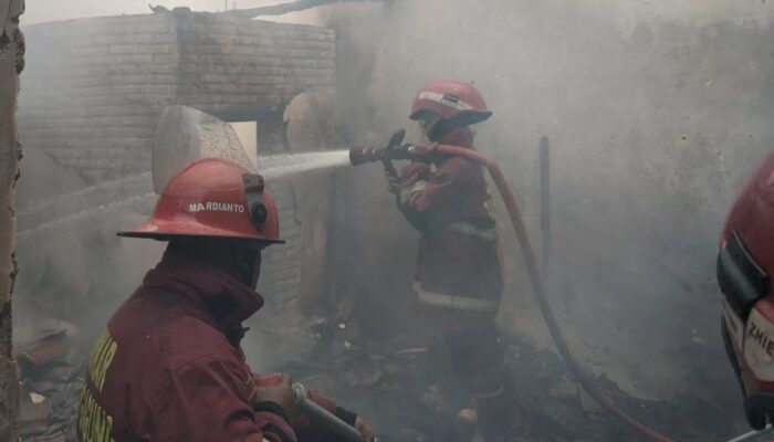 SISA API TUNGKU “MENYALA” LAGI: Dapur Warga Tulungagung Jadi Arang, Kerugian Puluhan Juta!
