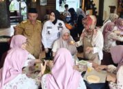 BNNK TULUNGAGUNG SULAP EVALUASI DESA BERSINAR JADI WORKSHOP KREATIF: Seni Decoupage Jadi Senjata Baru Lawan Narkoba!