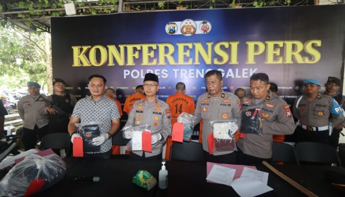 Sapu Bersih Kejahatan! Operasi Sikat Semeru 2025 Trenggalek Jaring 10 Tersangka, Mulai Curas Sadis hingga Senpi Ilegal!