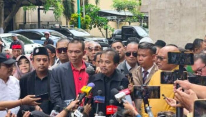 Babak Baru Kasus Ijazah Jokowi: Roy Suryo, dr. Tifa, dan Rismon Sianipar Diperiksa Polda Metro Jaya sebagai Tersangka