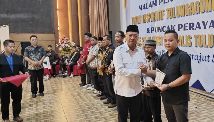 Rifky Firmansyah Dipilih Sebagai Tokoh Muda Terinspiratif Aliansi Jurnalis Tulungagung 2025