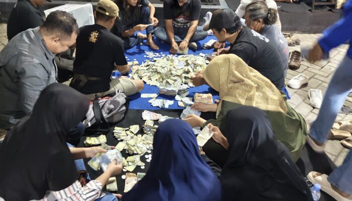 Musisi Tulungagung Nge-Rock di Lampu Merah, Galang Rp 15 Juta untuk Korban Bencana Sumatera