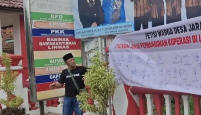 Protes Warga Jarakan Tulungagung Berbuah Pembatalan: Pembangunan Gerai KDMP Dibatalkan di Lapangan Desa