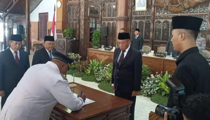 ‘Kado Akhir Tahun’ dari Bupati Gatut Sunu: 141 Pejabat Tulungagung Dilantik, Diminta Langsung Tancap Gas Sambut 2026