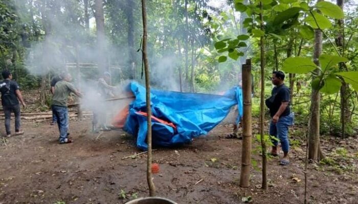 Sikat Judi Hingga ke Pelosok: Polres Ponorogo Ringkus 12 Tersangka Judi Online, Dadu, dan Sabung Ayam