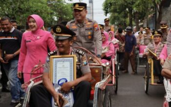 Air Mata Perpisahan: 26 Abdi Negara Polres Tulungagung Dilepas dengan Tradisi Becak, Akhiri Kisah Pengabdian Berpuluh Tahun