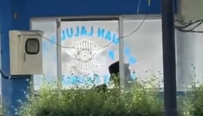 Viral Video Mesum di Pos Lantas Tulungagung: Pelaku Diduga Lansia dan Perempuan, Pos di Simpang Sembung Jadi Sorotan