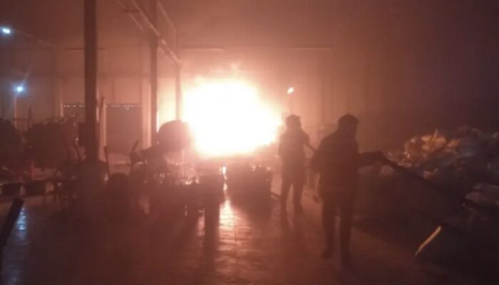 Pabrik Kacang Shanghai di Kedungwaru Tulungagung Terbakar, Kerugian Capai Puluhan Juta Rupiah 